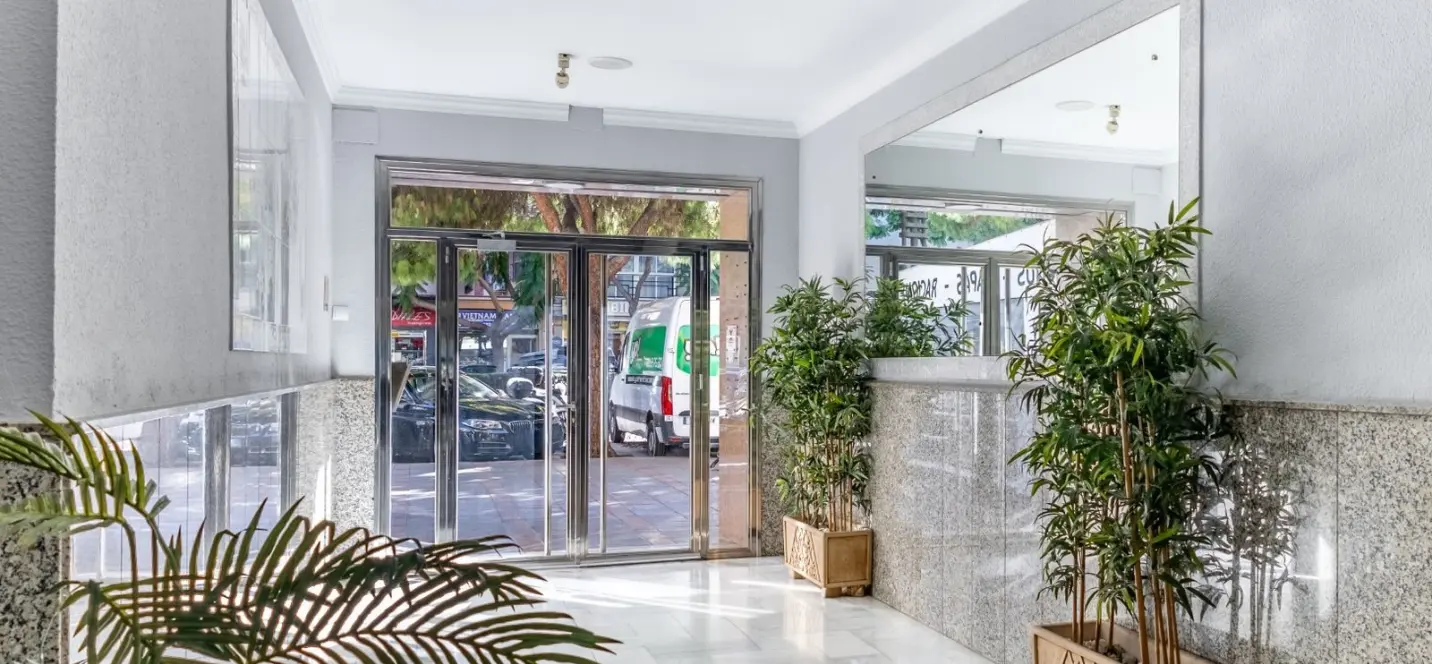 Venta de apartamento en planta media en Fuengirola 1