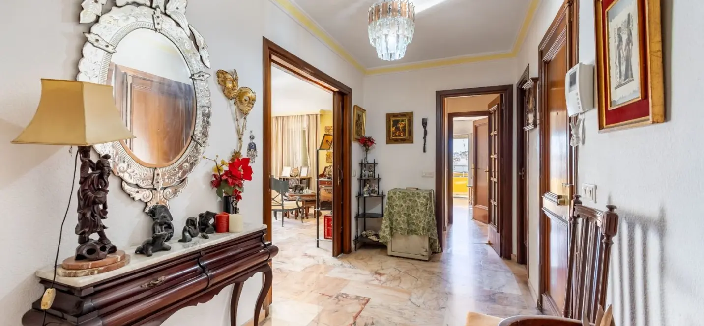 Venta de apartamento en planta media en Fuengirola 2