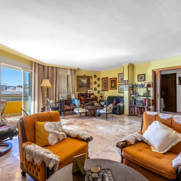 Venta de apartamento en planta media en Fuengirola
