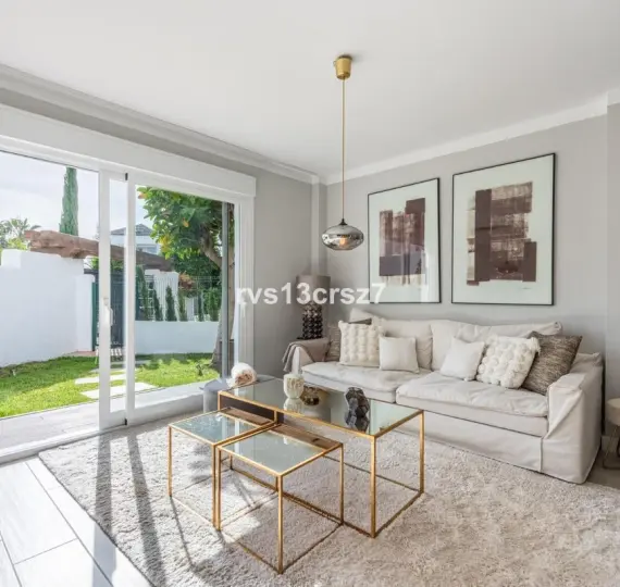 Продажа апартаментов на первом этаже в Nueva Andalucía