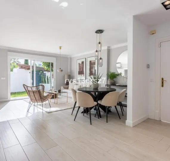 Продажа апартаментов на первом этаже в Nueva Andalucía