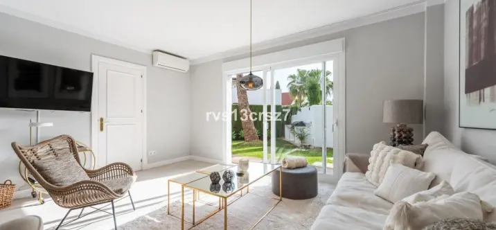 Sale of ground floor apartment in Nueva Andalucía 0
