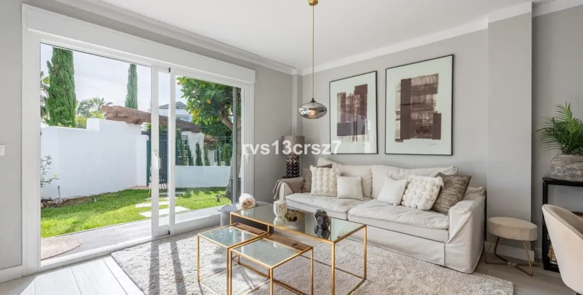 Sale of ground floor apartment in Nueva Andalucía 3