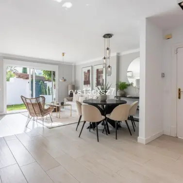Sale of ground floor apartment in Nueva Andalucía