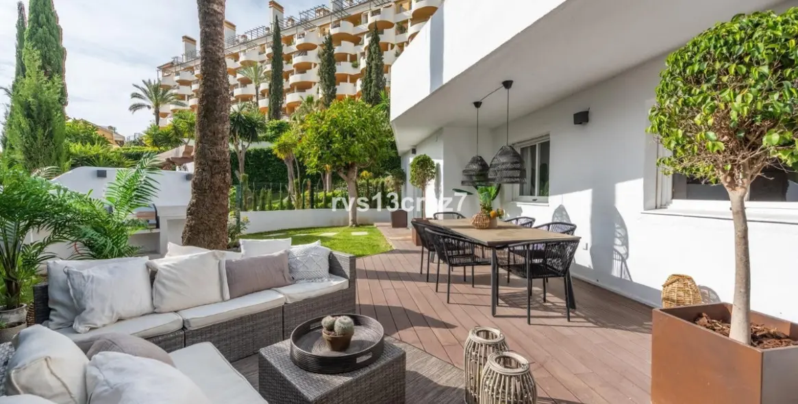 Sale of ground floor apartment in Nueva Andalucía 19