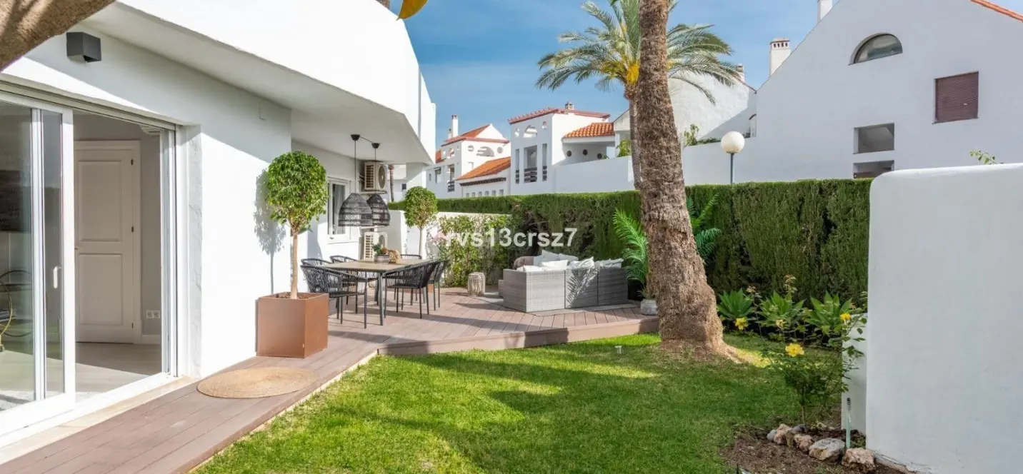 Продажа апартаментов на первом этаже в Nueva Andalucía 0
