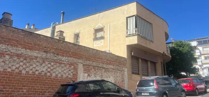 Продажа дома на две семьи в Estepona 0