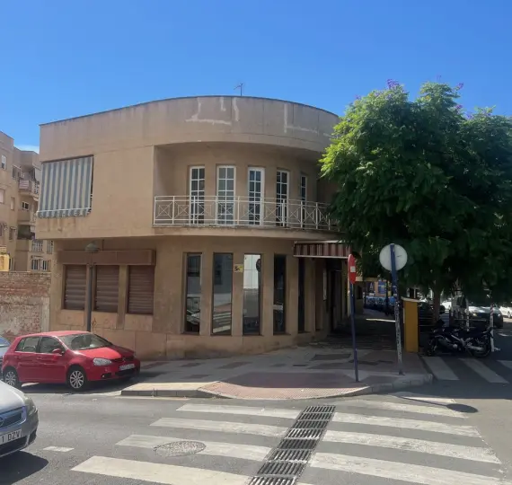 Продажа дома на две семьи в Estepona
