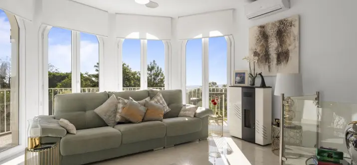 Sale of detached villa in Mijas 1