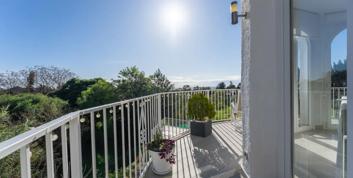 Sale of detached villa in Mijas 17