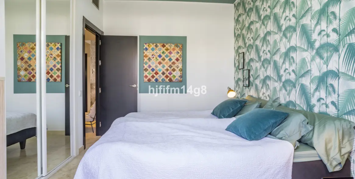 Sale of middle floor apartment in Puerto Banús 19