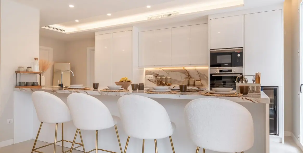 Продажа апартаментов на первом этаже в Nueva Andalucía 2