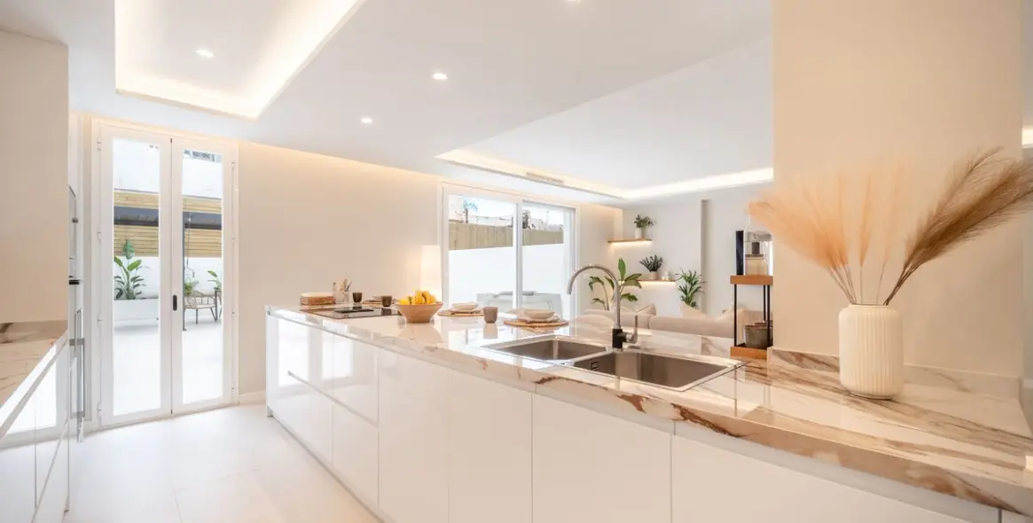 Продажа апартаментов на первом этаже в Nueva Andalucía 3