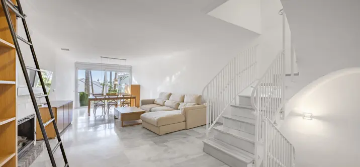 Townhouse R5222791 1