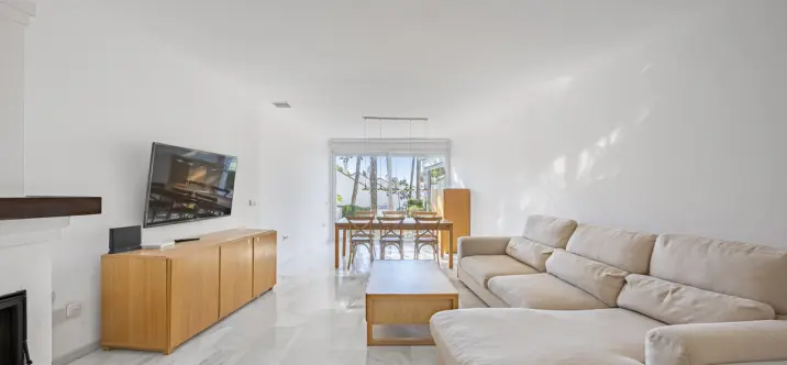 Townhouse R5222791 3