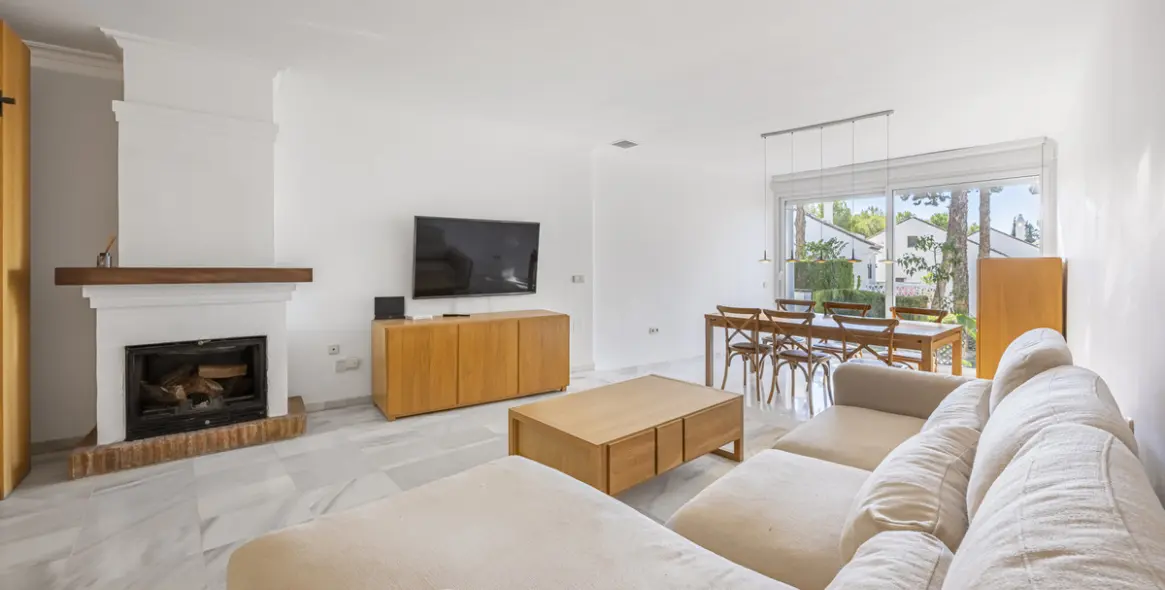 Sale of townhouse in The Golden Mile 6