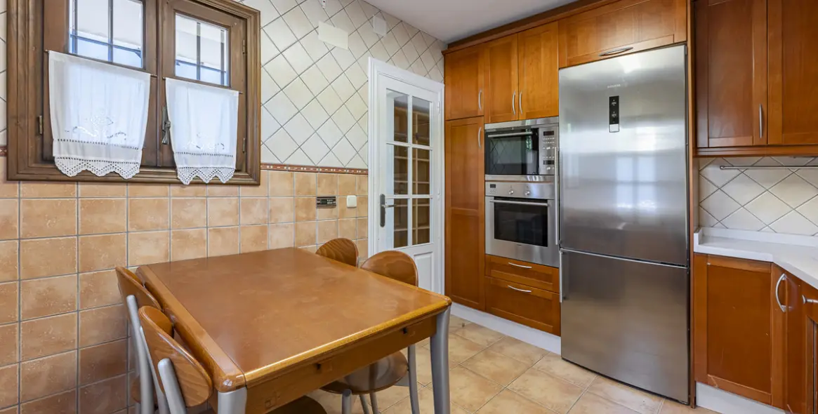 Sale of townhouse in The Golden Mile 11