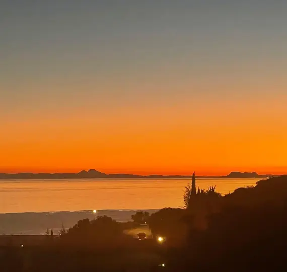 Продажа двухуровневого пентхауса в Altos de los Monteros