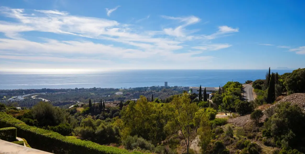 Продажа двухуровневого пентхауса в Altos de los Monteros 3