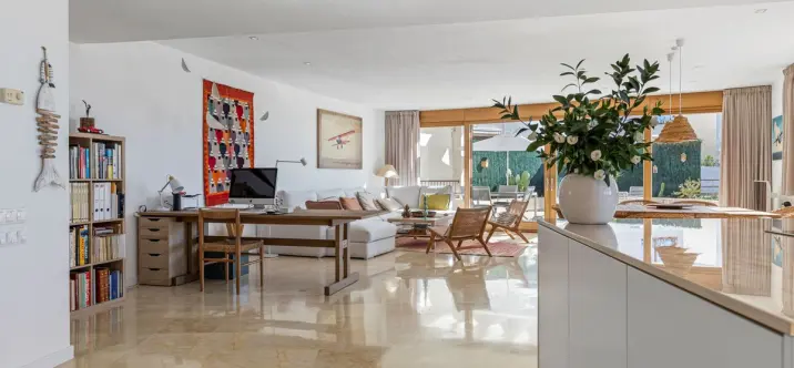 Продажа двухуровневого пентхауса в Altos de los Monteros 3