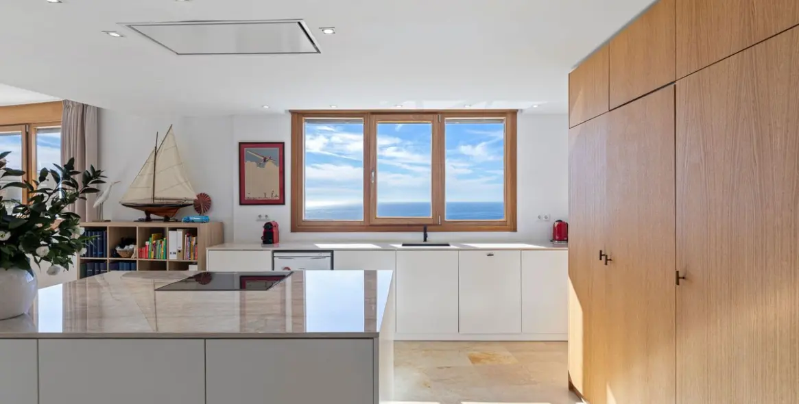 Продажа двухуровневого пентхауса в Altos de los Monteros 9