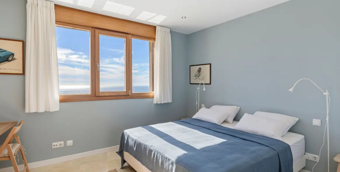 Продажа двухуровневого пентхауса в Altos de los Monteros 27