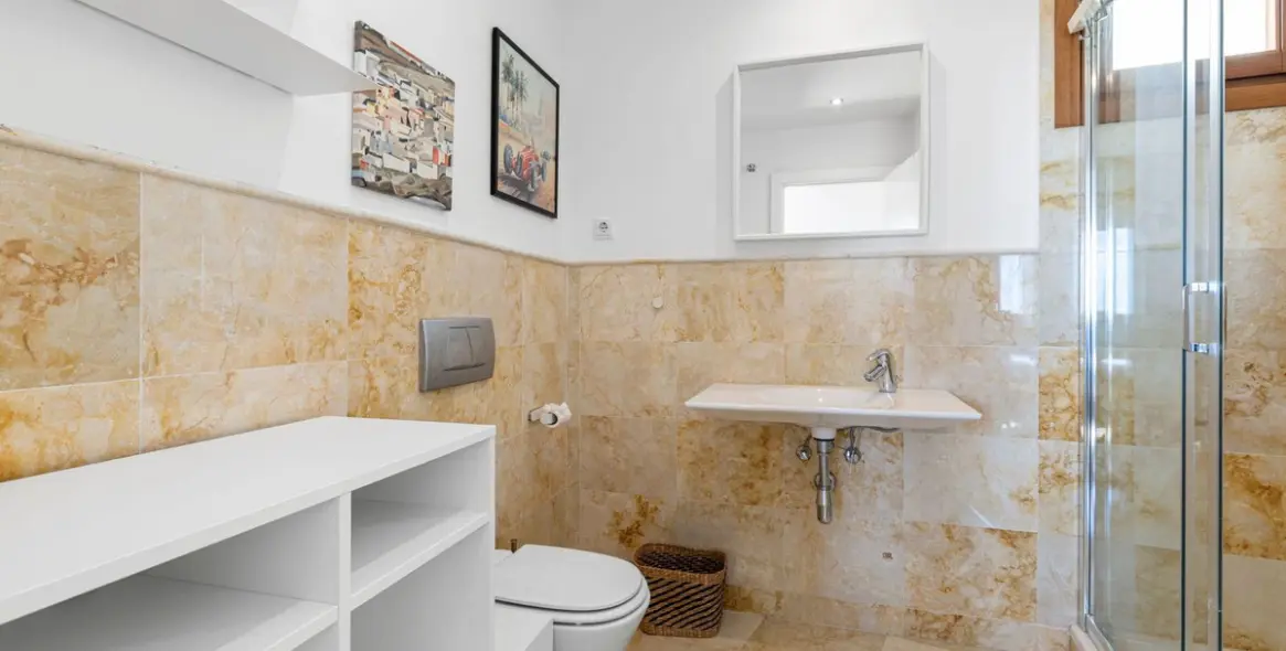 Продажа двухуровневого пентхауса в Altos de los Monteros 28