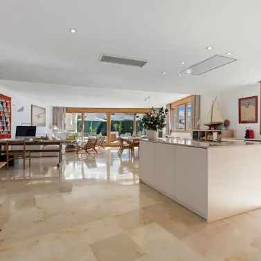 Продажа двухуровневого пентхауса в Altos de los Monteros