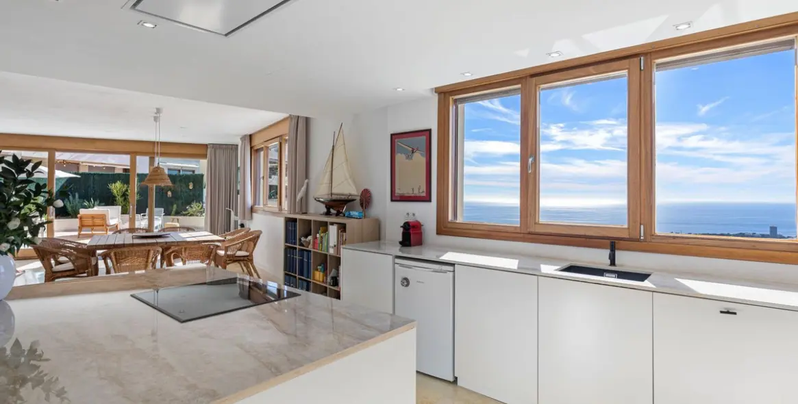 Продажа двухуровневого пентхауса в Altos de los Monteros 7