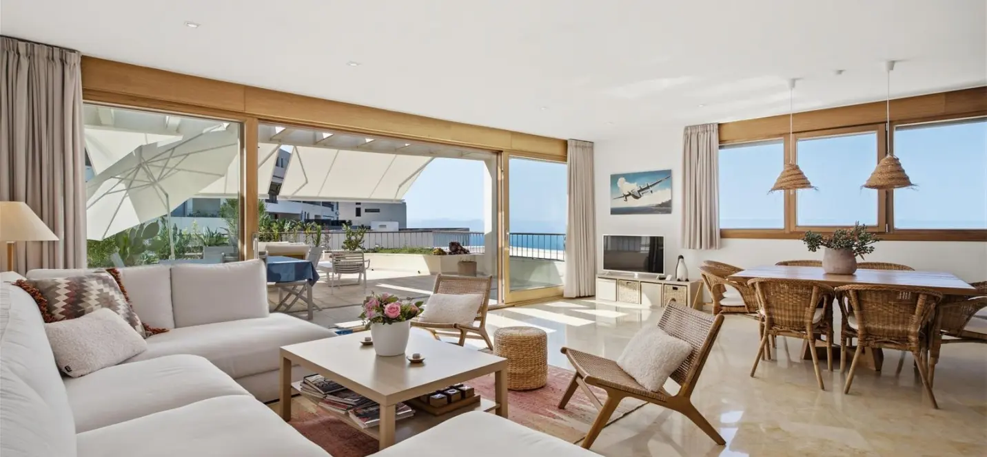 Продажа двухуровневого пентхауса в Altos de los Monteros 2