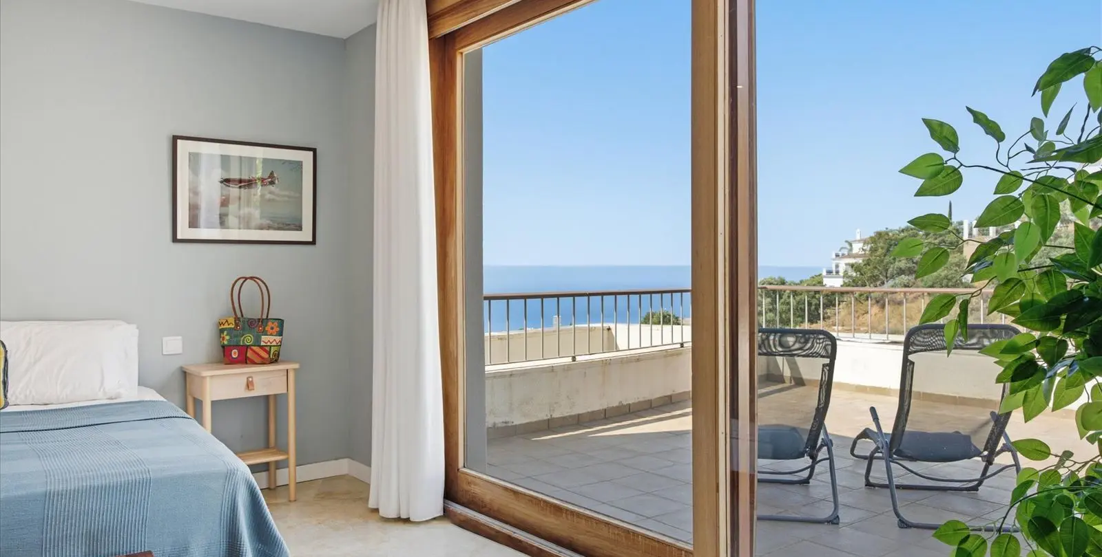 Продажа двухуровневого пентхауса в Altos de los Monteros 13
