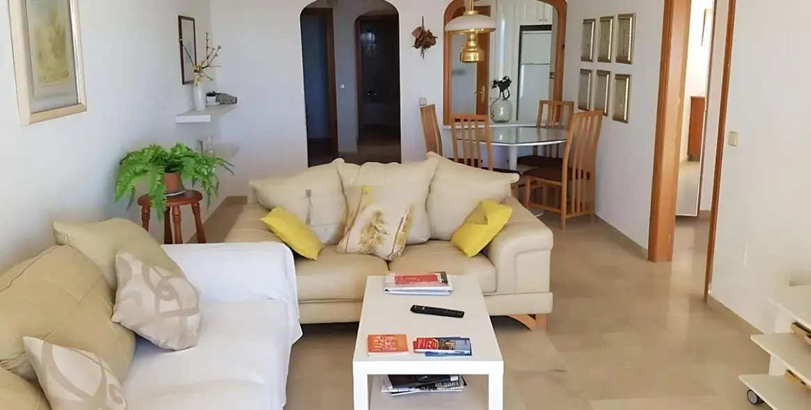 Sale of middle floor apartment in Estepona 9