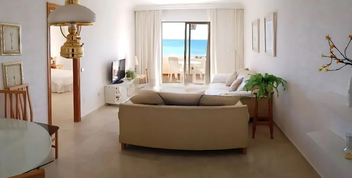 Sale of middle floor apartment in Estepona 10