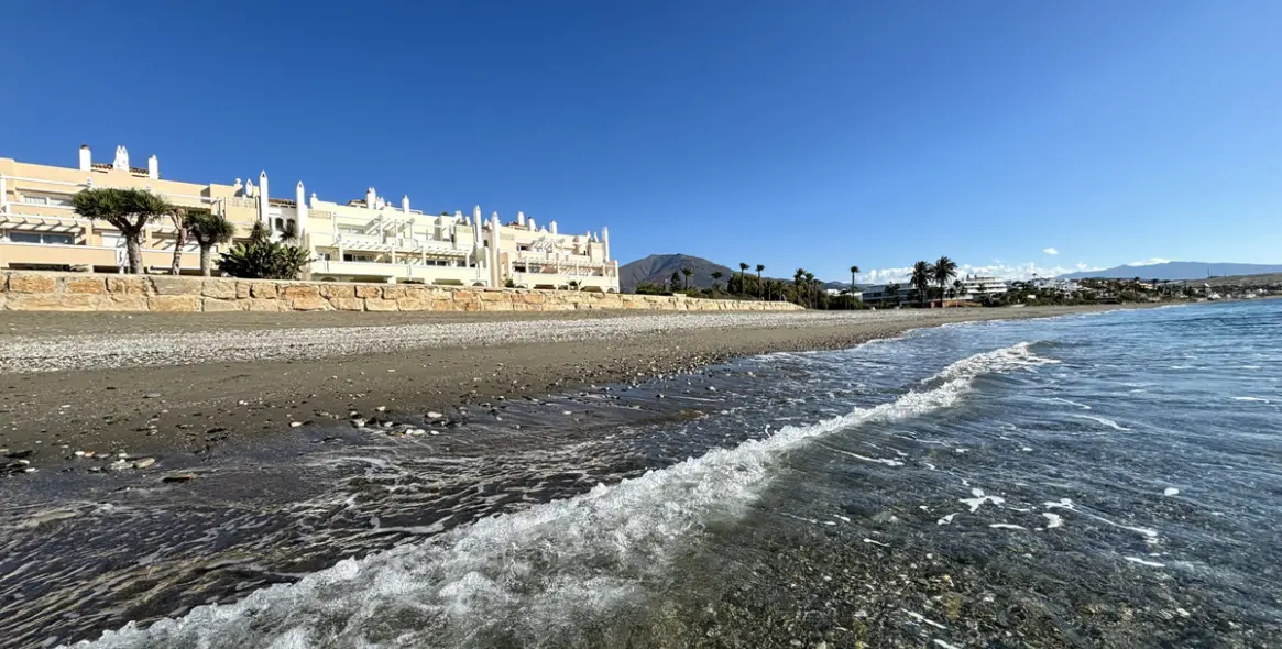 Продажа двухуровневого пентхауса в Estepona 2