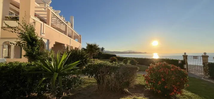 Продажа двухуровневого пентхауса в Estepona 2