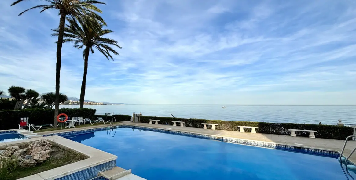 Продажа двухуровневого пентхауса в Estepona 8