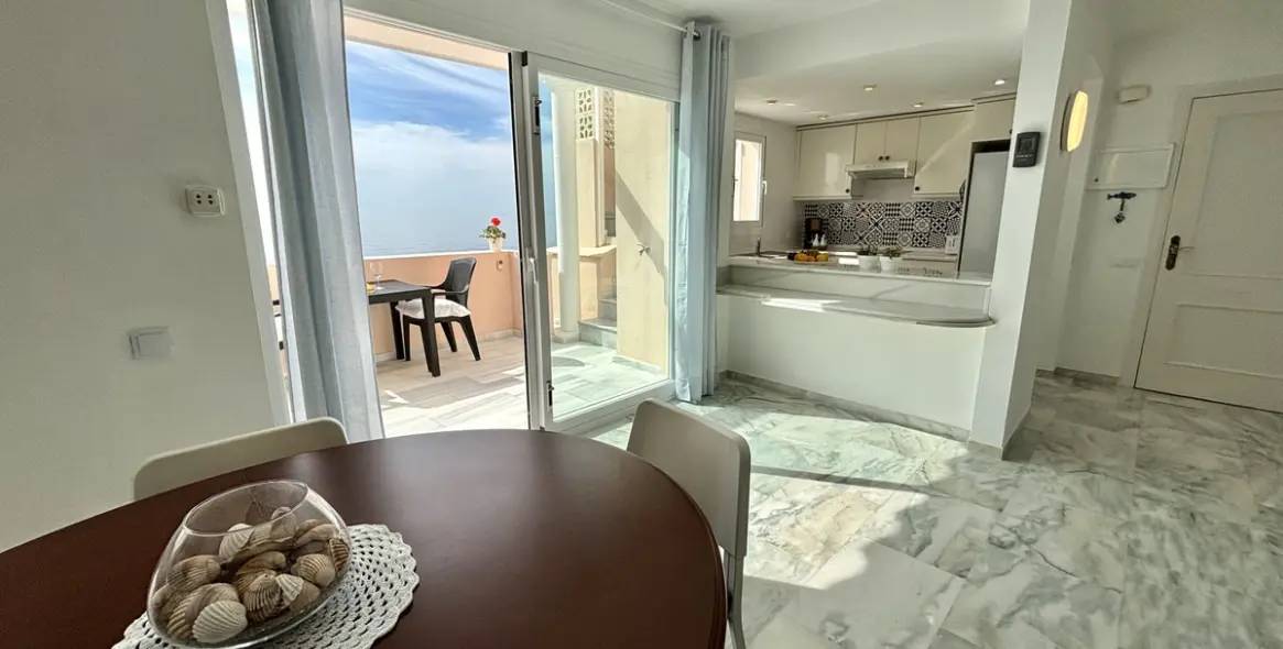 Продажа двухуровневого пентхауса в Estepona 17