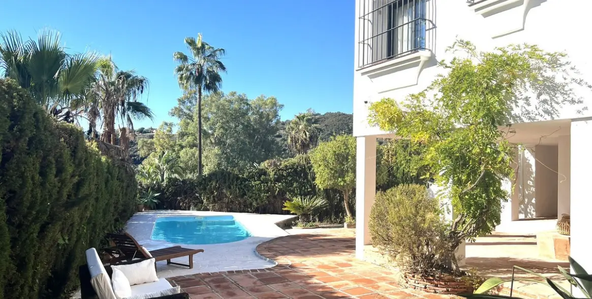 Продажа  отдельно стоящей виллы в El Padron 2