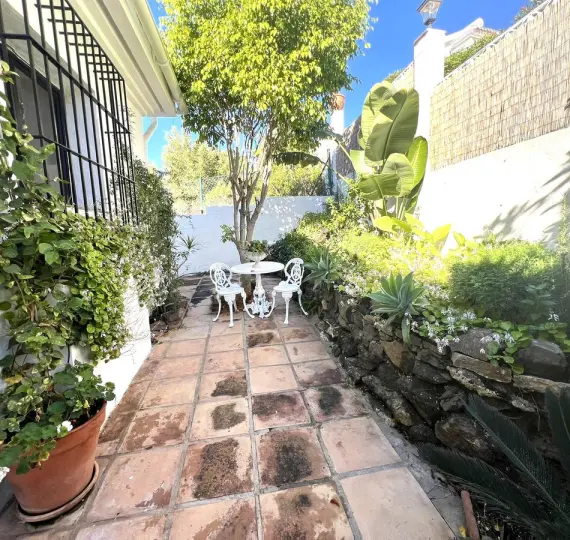 Sale of detached villa in El Padron