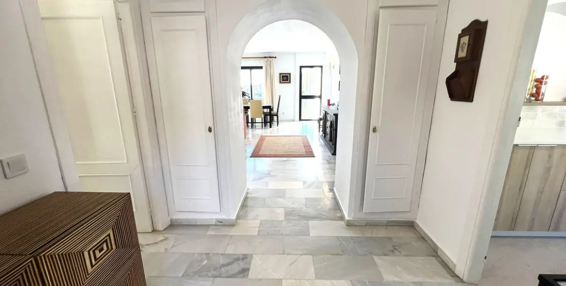 Продажа  отдельно стоящей виллы в El Padron 5