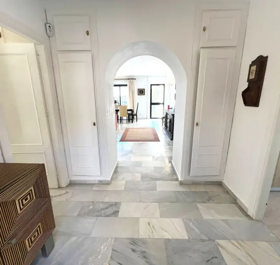 Sale of detached villa in El Padron