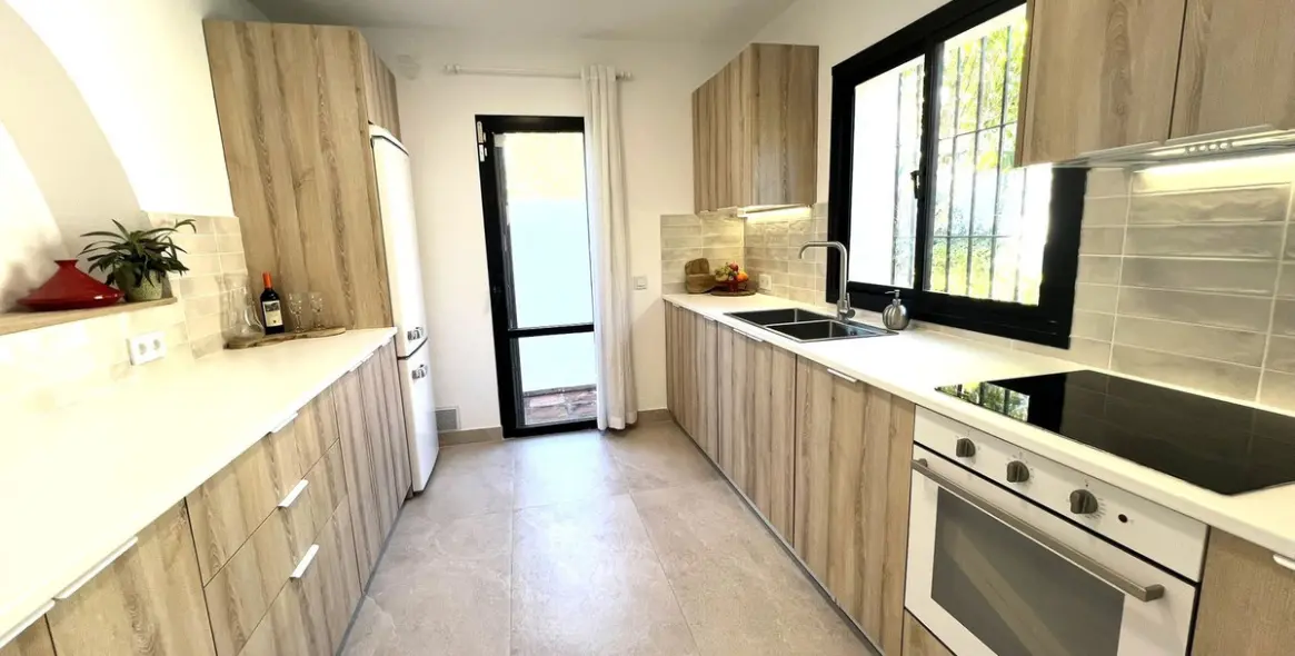 Продажа  отдельно стоящей виллы в El Padron 6