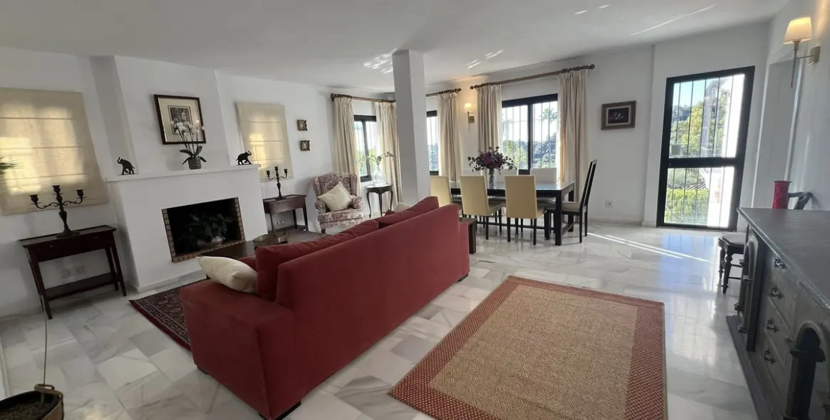 Продажа  отдельно стоящей виллы в El Padron 8