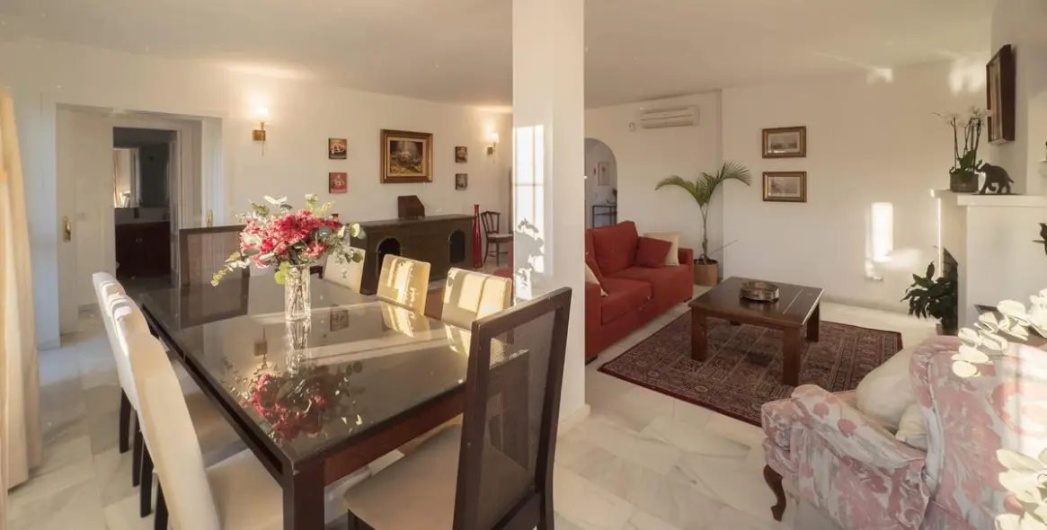 Продажа  отдельно стоящей виллы в El Padron 12