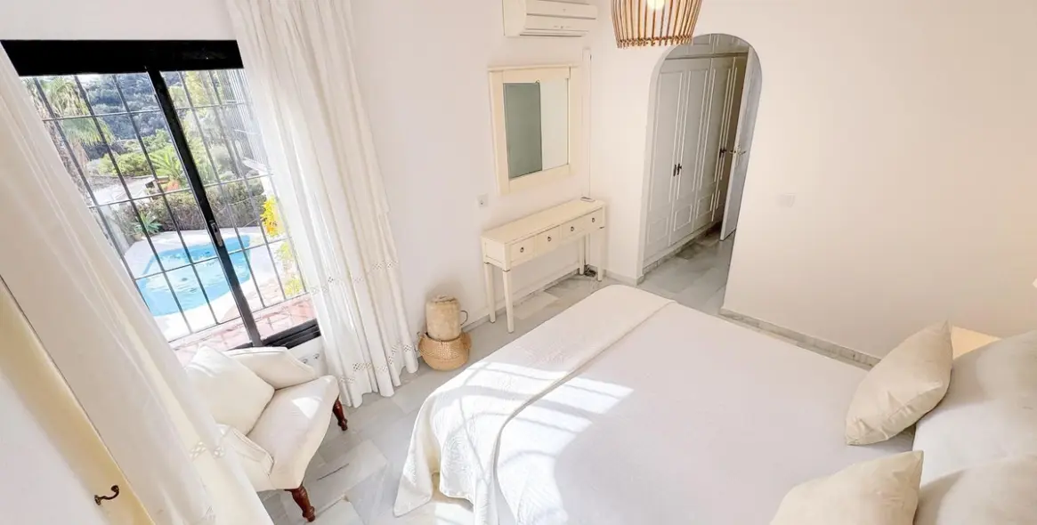 Продажа  отдельно стоящей виллы в El Padron 17