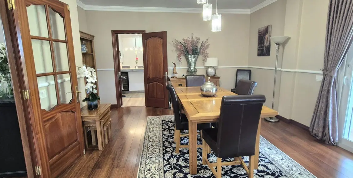 Sale of detached villa in Coín 9