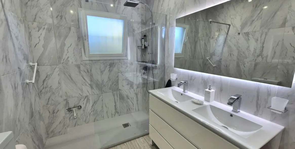 Sale of detached villa in Coín 22