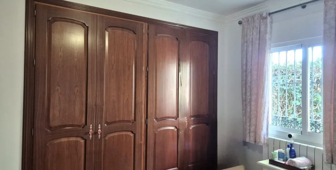 Sale of detached villa in Coín 25