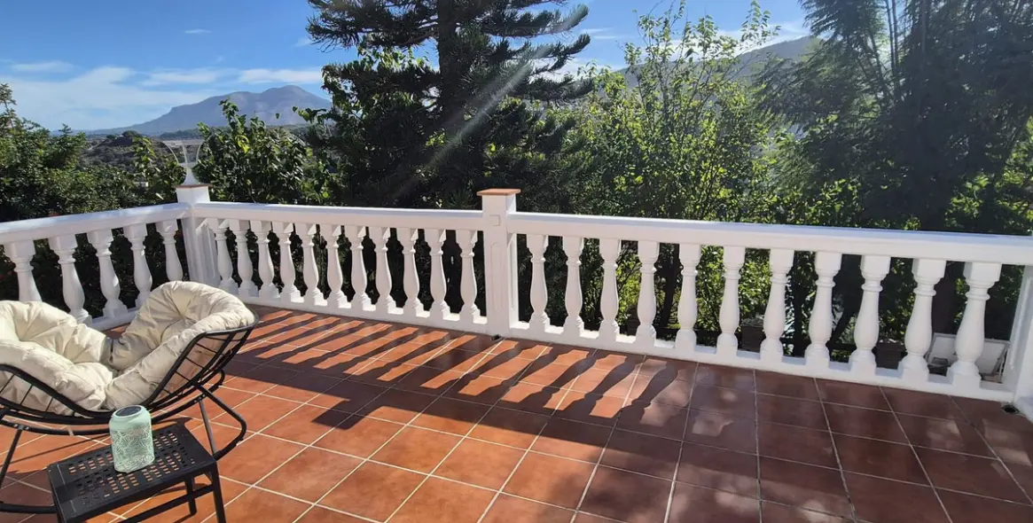 Sale of detached villa in Coín 39