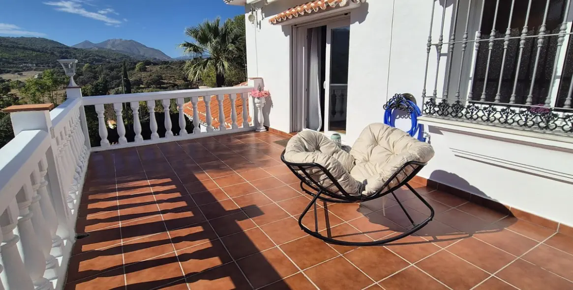 Sale of detached villa in Coín 40